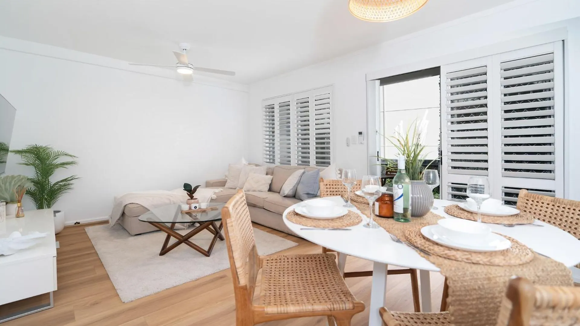 Επικοινωνία με το Coastal Escape Salty Breeze W Pool & Slide!